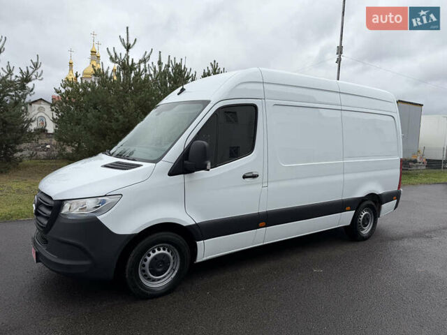 Белый Мерседес Sprinter, объемом двигателя 0 л и пробегом 250 тыс. км за 17200 $, фото 1 на Automoto.ua