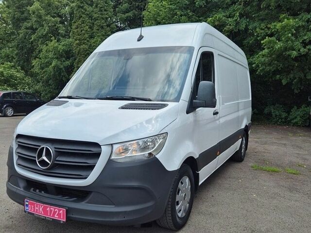 Белый Мерседес Sprinter, объемом двигателя 2.2 л и пробегом 216 тыс. км за 23300 $, фото 1 на Automoto.ua