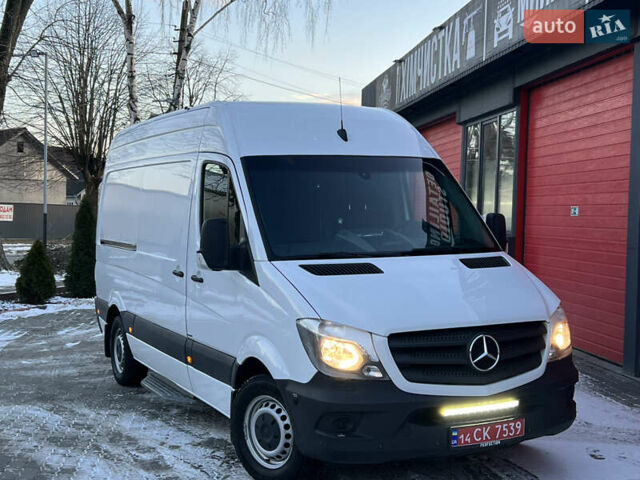 Белый Мерседес Sprinter, объемом двигателя 2.2 л и пробегом 370 тыс. км за 18300 $, фото 1 на Automoto.ua