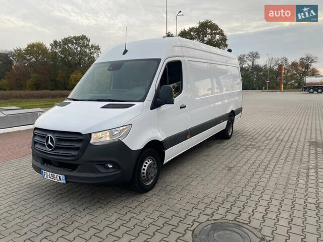 Белый Мерседес Sprinter, объемом двигателя 2.2 л и пробегом 108 тыс. км за 32900 $, фото 1 на Automoto.ua