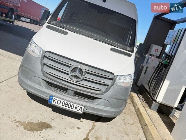 Белый Мерседес Sprinter, объемом двигателя 2.2 л и пробегом 427 тыс. км за 28179 $, фото 1 на Automoto.ua