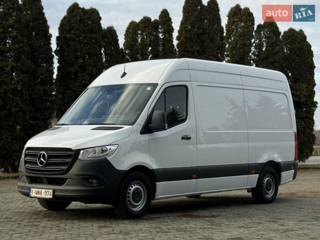 Белый Мерседес Sprinter, объемом двигателя 2.14 л и пробегом 233 тыс. км за 21700 $, фото 1 на Automoto.ua