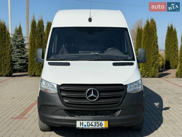 Белый Мерседес Sprinter, объемом двигателя 2.1 л и пробегом 239 тыс. км за 19700 $, фото 1 на Automoto.ua