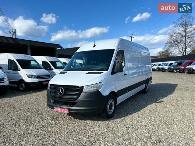 Белый Мерседес Sprinter, объемом двигателя 2.2 л и пробегом 247 тыс. км за 21900 $, фото 1 на Automoto.ua