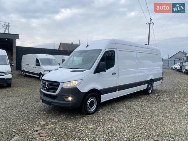 Белый Мерседес Sprinter, объемом двигателя 2.2 л и пробегом 165 тыс. км за 22880 $, фото 1 на Automoto.ua