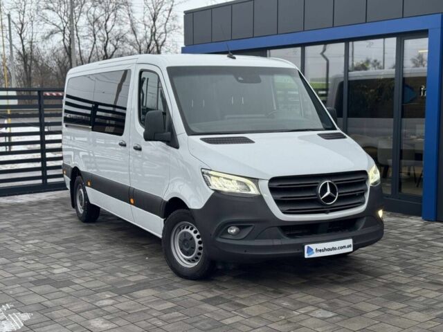 Белый Мерседес Sprinter, объемом двигателя 2.2 л и пробегом 311 тыс. км за 28900 $, фото 1 на Automoto.ua
