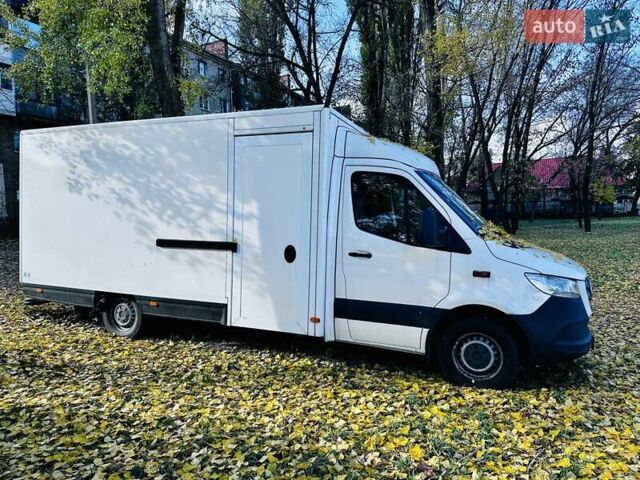 Белый Мерседес Sprinter, объемом двигателя 2.14 л и пробегом 156 тыс. км за 25600 $, фото 1 на Automoto.ua
