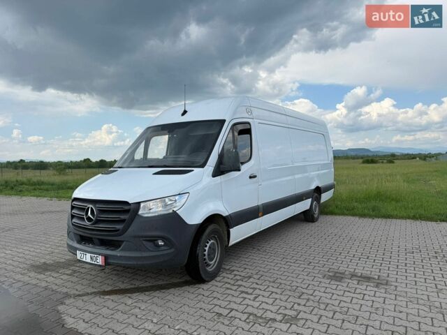 Белый Мерседес Sprinter, объемом двигателя 2.99 л и пробегом 480 тыс. км за 33695 $, фото 1 на Automoto.ua