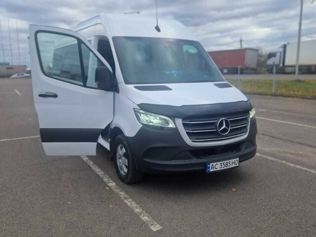Белый Мерседес Sprinter, объемом двигателя 3 л и пробегом 497 тыс. км за 37947 $, фото 1 на Automoto.ua