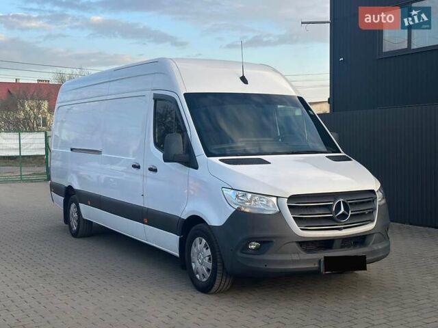 Белый Мерседес Sprinter, объемом двигателя 2.14 л и пробегом 299 тыс. км за 28000 $, фото 1 на Automoto.ua