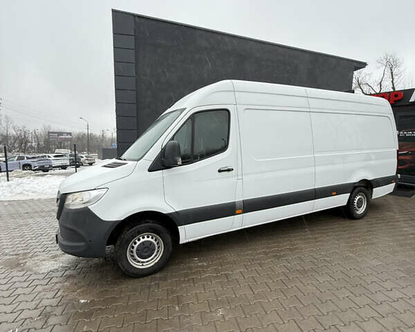 Белый Мерседес Sprinter, объемом двигателя 2.14 л и пробегом 240 тыс. км за 26500 $, фото 1 на Automoto.ua