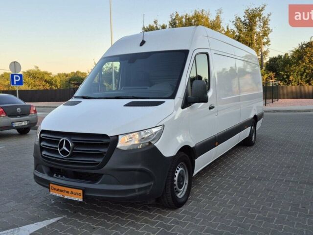 Белый Мерседес Sprinter, объемом двигателя 0 л и пробегом 236 тыс. км за 22555 $, фото 1 на Automoto.ua