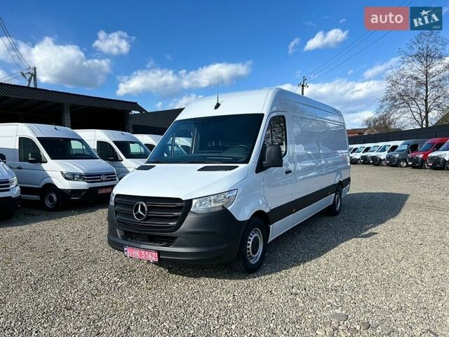 Белый Мерседес Sprinter, объемом двигателя 2.2 л и пробегом 247 тыс. км за 21900 $, фото 1 на Automoto.ua