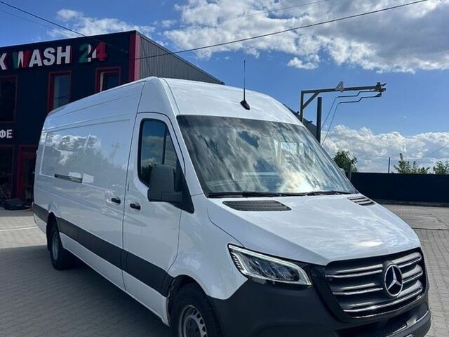 Белый Мерседес Sprinter, объемом двигателя 2.99 л и пробегом 452 тыс. км за 34000 $, фото 1 на Automoto.ua