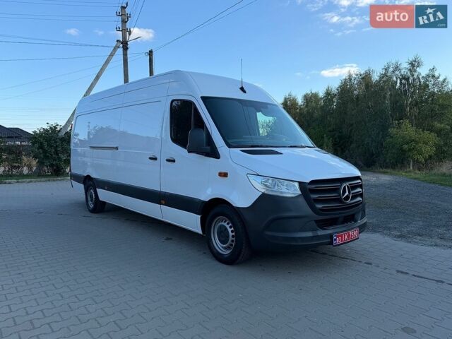 Білий Мерседес Sprinter, об'ємом двигуна 2.2 л та пробігом 300 тис. км за 21600 $, фото 1 на Automoto.ua