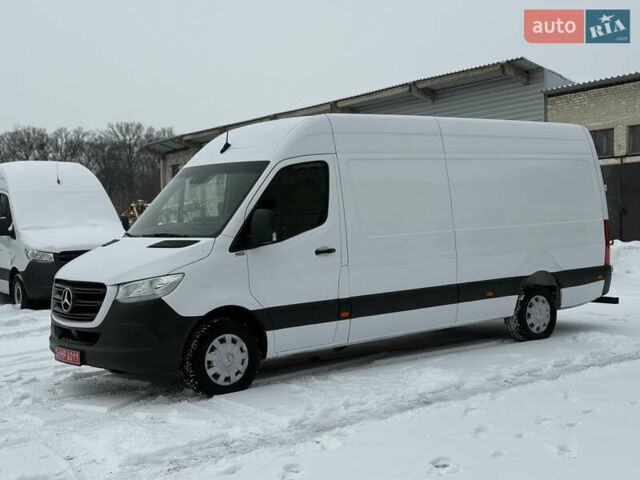 Белый Мерседес Sprinter, объемом двигателя 2.2 л и пробегом 186 тыс. км за 27300 $, фото 1 на Automoto.ua