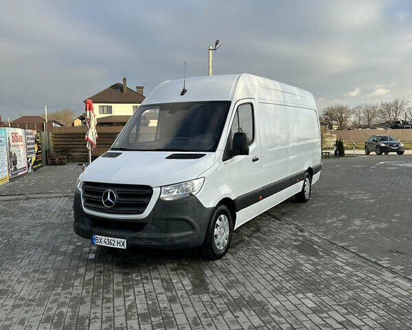 Белый Мерседес Sprinter, объемом двигателя 2.2 л и пробегом 200 тыс. км за 27500 $, фото 1 на Automoto.ua