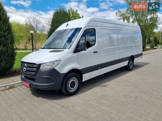 Белый Мерседес Sprinter, объемом двигателя 2.14 л и пробегом 166 тыс. км за 27500 $, фото 1 на Automoto.ua