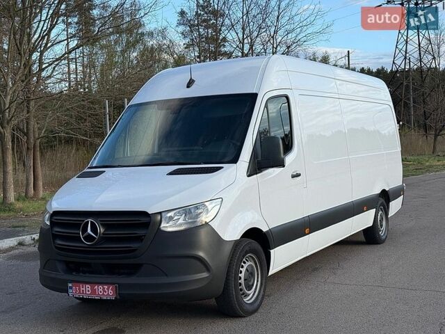 Белый Мерседес Sprinter, объемом двигателя 2.2 л и пробегом 236 тыс. км за 22950 $, фото 1 на Automoto.ua