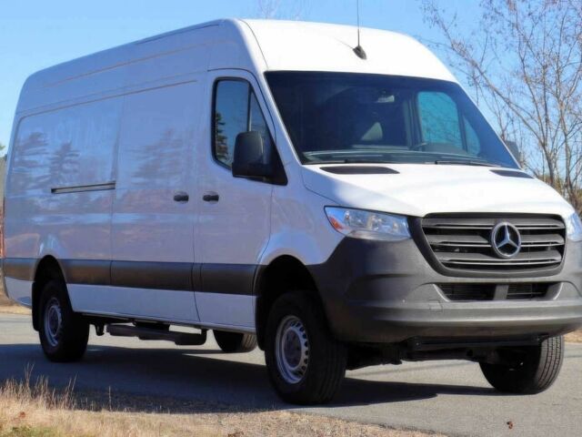 Белый Мерседес Sprinter, объемом двигателя 3 л и пробегом 38 тыс. км за 12900 $, фото 1 на Automoto.ua