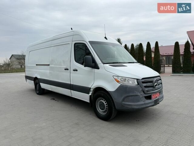 Белый Мерседес Sprinter, объемом двигателя 2.99 л и пробегом 256 тыс. км за 26900 $, фото 1 на Automoto.ua
