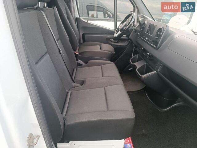 Белый Мерседес Sprinter, объемом двигателя 2.2 л и пробегом 341 тыс. км за 24800 $, фото 1 на Automoto.ua
