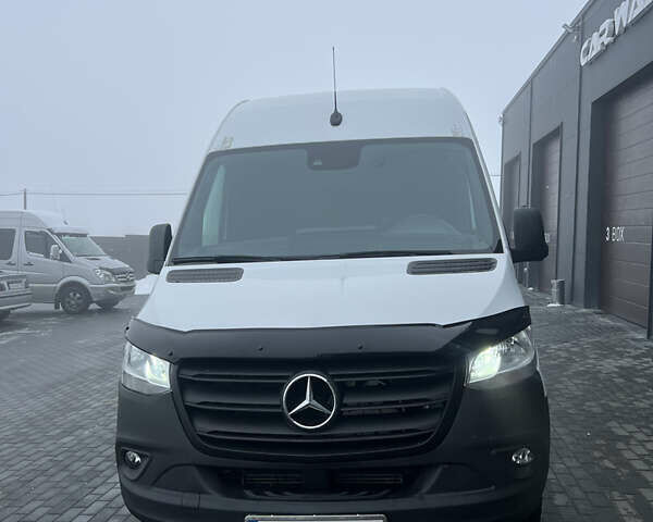 Белый Мерседес Sprinter, объемом двигателя 2.14 л и пробегом 308 тыс. км за 24500 $, фото 1 на Automoto.ua