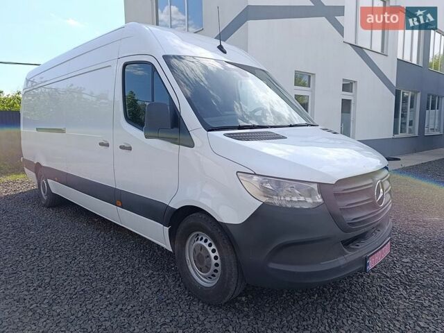 Белый Мерседес Sprinter, объемом двигателя 2.2 л и пробегом 195 тыс. км за 26497 $, фото 1 на Automoto.ua