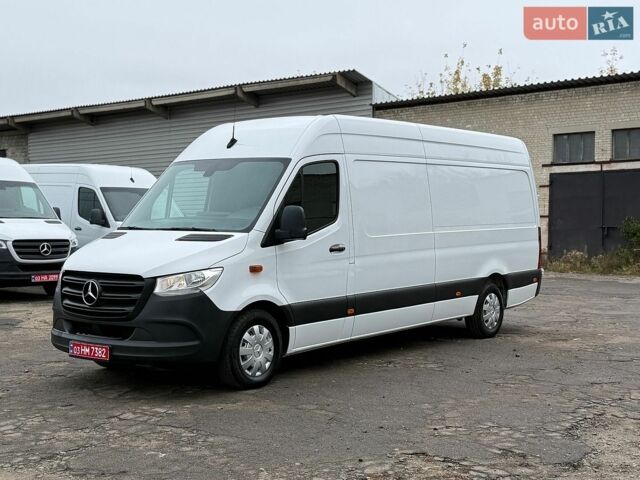Белый Мерседес Sprinter, объемом двигателя 2.2 л и пробегом 296 тыс. км за 25600 $, фото 1 на Automoto.ua
