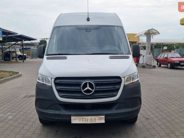 Белый Мерседес Sprinter, объемом двигателя 2.2 л и пробегом 241 тыс. км за 23800 $, фото 1 на Automoto.ua