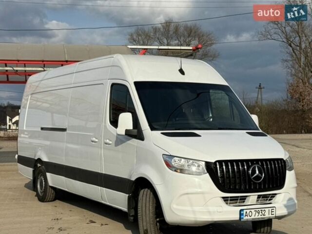 Белый Мерседес Sprinter, объемом двигателя 2.99 л и пробегом 102 тыс. км за 38500 $, фото 1 на Automoto.ua