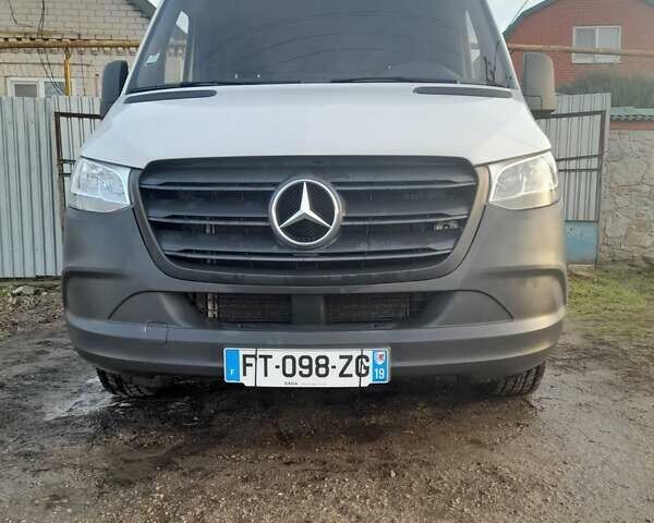 Белый Мерседес Sprinter, объемом двигателя 1.95 л и пробегом 214 тыс. км за 24900 $, фото 1 на Automoto.ua
