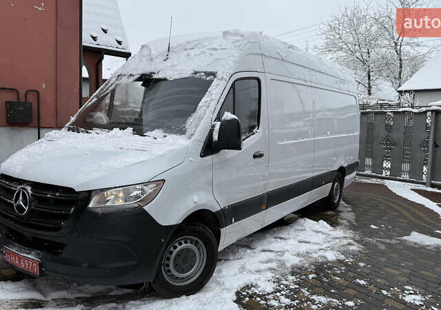 Белый Мерседес Sprinter, объемом двигателя 2.14 л и пробегом 183 тыс. км за 21000 $, фото 1 на Automoto.ua