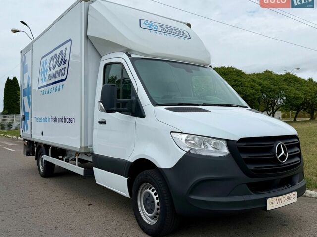 Белый Мерседес Sprinter, объемом двигателя 2.2 л и пробегом 255 тыс. км за 25950 $, фото 1 на Automoto.ua