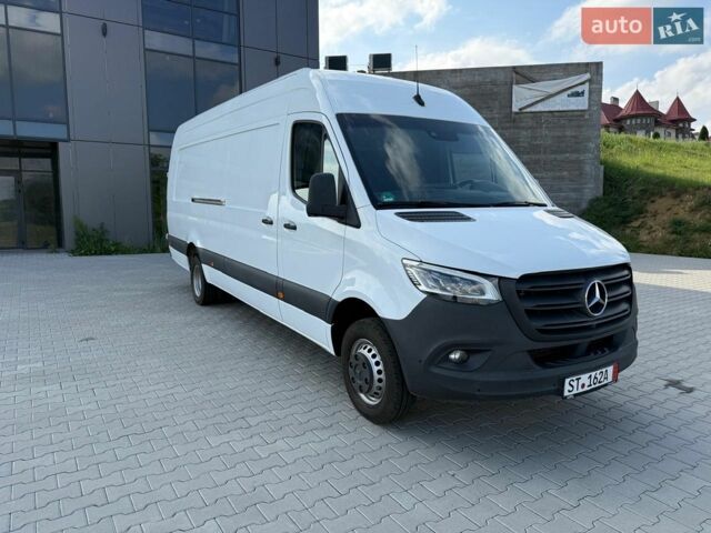 Белый Мерседес Sprinter, объемом двигателя 2.99 л и пробегом 171 тыс. км за 60164 $, фото 1 на Automoto.ua