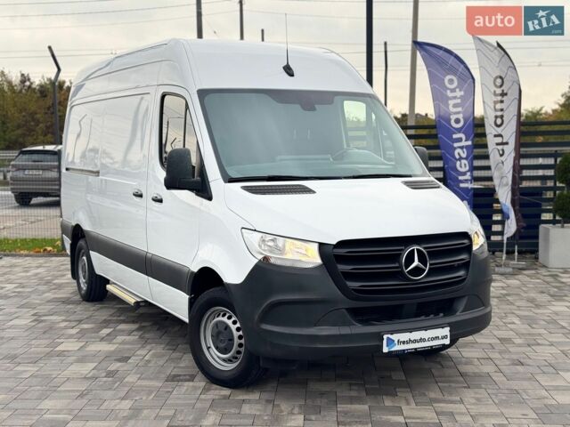 Белый Мерседес Sprinter, объемом двигателя 2.2 л и пробегом 228 тыс. км за 27900 $, фото 1 на Automoto.ua