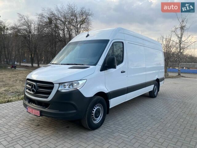 Белый Мерседес Sprinter, объемом двигателя 3 л и пробегом 174 тыс. км за 31500 $, фото 1 на Automoto.ua