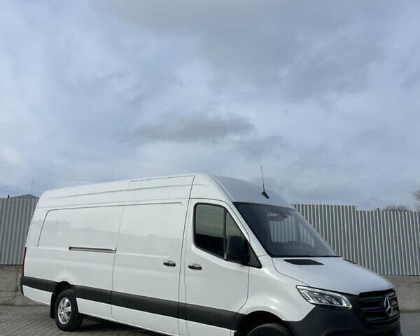 Белый Мерседес Sprinter, объемом двигателя 2.99 л и пробегом 230 тыс. км за 39900 $, фото 1 на Automoto.ua