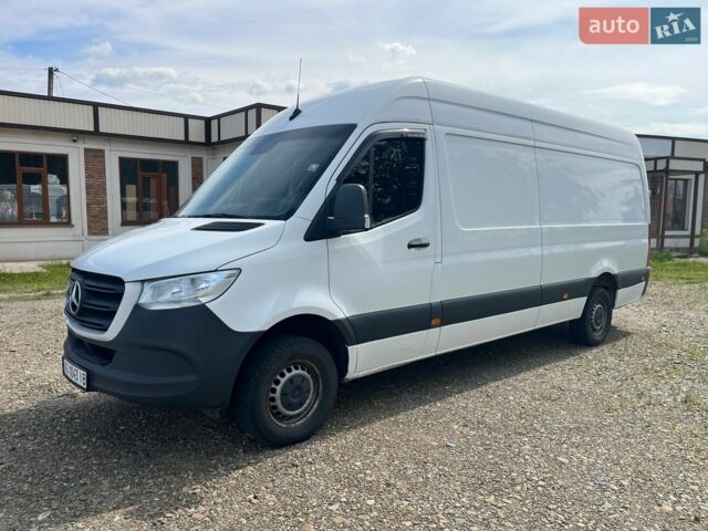 Белый Мерседес Sprinter, объемом двигателя 1.95 л и пробегом 308 тыс. км за 21900 $, фото 1 на Automoto.ua
