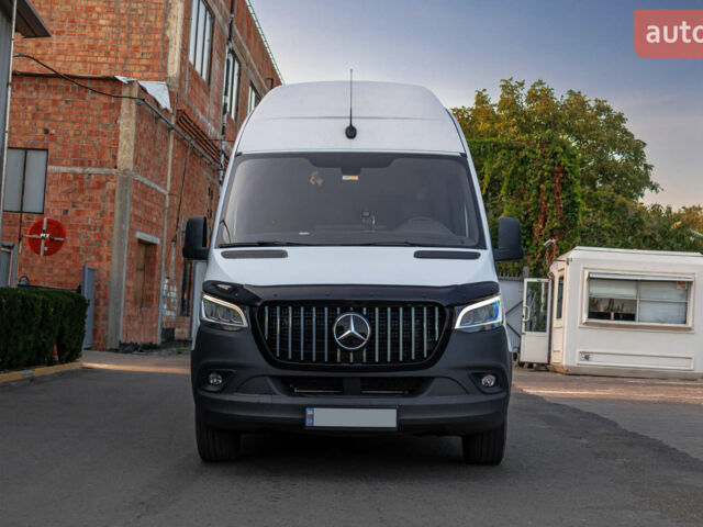 Белый Мерседес Sprinter, объемом двигателя 2.99 л и пробегом 390 тыс. км за 60000 $, фото 1 на Automoto.ua
