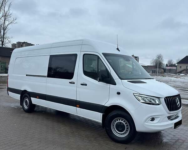 Белый Мерседес Sprinter, объемом двигателя 3 л и пробегом 69 тыс. км за 50160 $, фото 1 на Automoto.ua