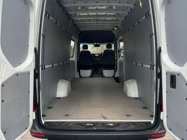 Белый Мерседес Sprinter, объемом двигателя 3 л и пробегом 69 тыс. км за 47500 $, фото 1 на Automoto.ua