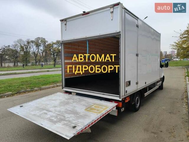 Белый Мерседес Sprinter, объемом двигателя 2.2 л и пробегом 246 тыс. км за 26499 $, фото 1 на Automoto.ua