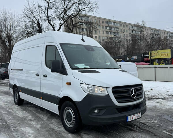 Белый Мерседес Sprinter, объемом двигателя 2.2 л и пробегом 436 тыс. км за 24900 $, фото 1 на Automoto.ua