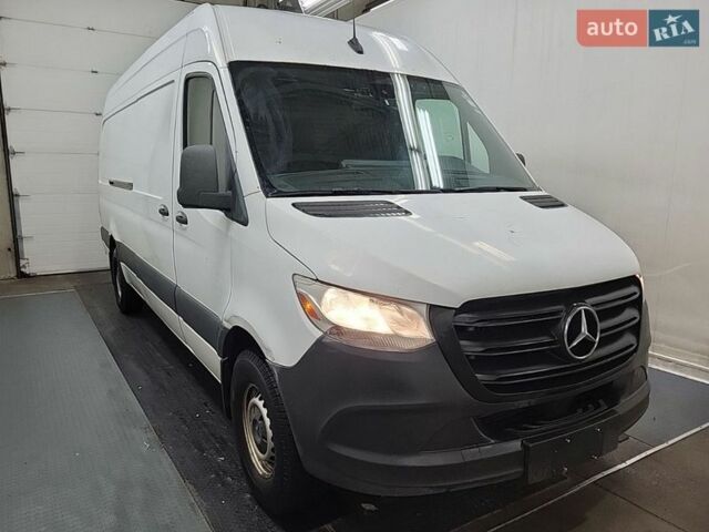 Белый Мерседес Sprinter, объемом двигателя 2.99 л и пробегом 770 тыс. км за 24000 $, фото 1 на Automoto.ua