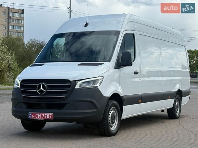 Белый Мерседес Sprinter, объемом двигателя 2.2 л и пробегом 174 тыс. км за 34499 $, фото 1 на Automoto.ua