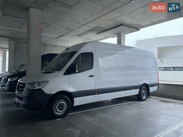 Белый Мерседес Sprinter, объемом двигателя 2 л и пробегом 250 тыс. км за 27900 $, фото 1 на Automoto.ua