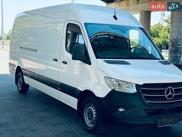 Белый Мерседес Sprinter, объемом двигателя 2.14 л и пробегом 276 тыс. км за 22300 $, фото 1 на Automoto.ua