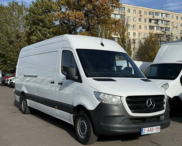 Белый Мерседес Sprinter, объемом двигателя 1.99 л и пробегом 172 тыс. км за 25900 $, фото 1 на Automoto.ua