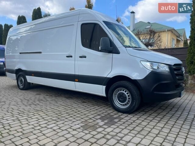 Белый Мерседес Sprinter, объемом двигателя 2.2 л и пробегом 341 тыс. км за 22800 $, фото 1 на Automoto.ua